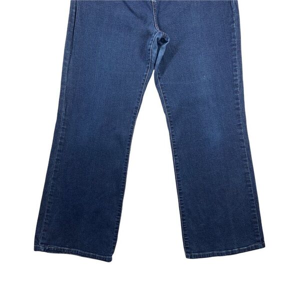 Levi's Women's 512 Perfectly Slimming Boot Cut Jeans - Picture 4 of 10